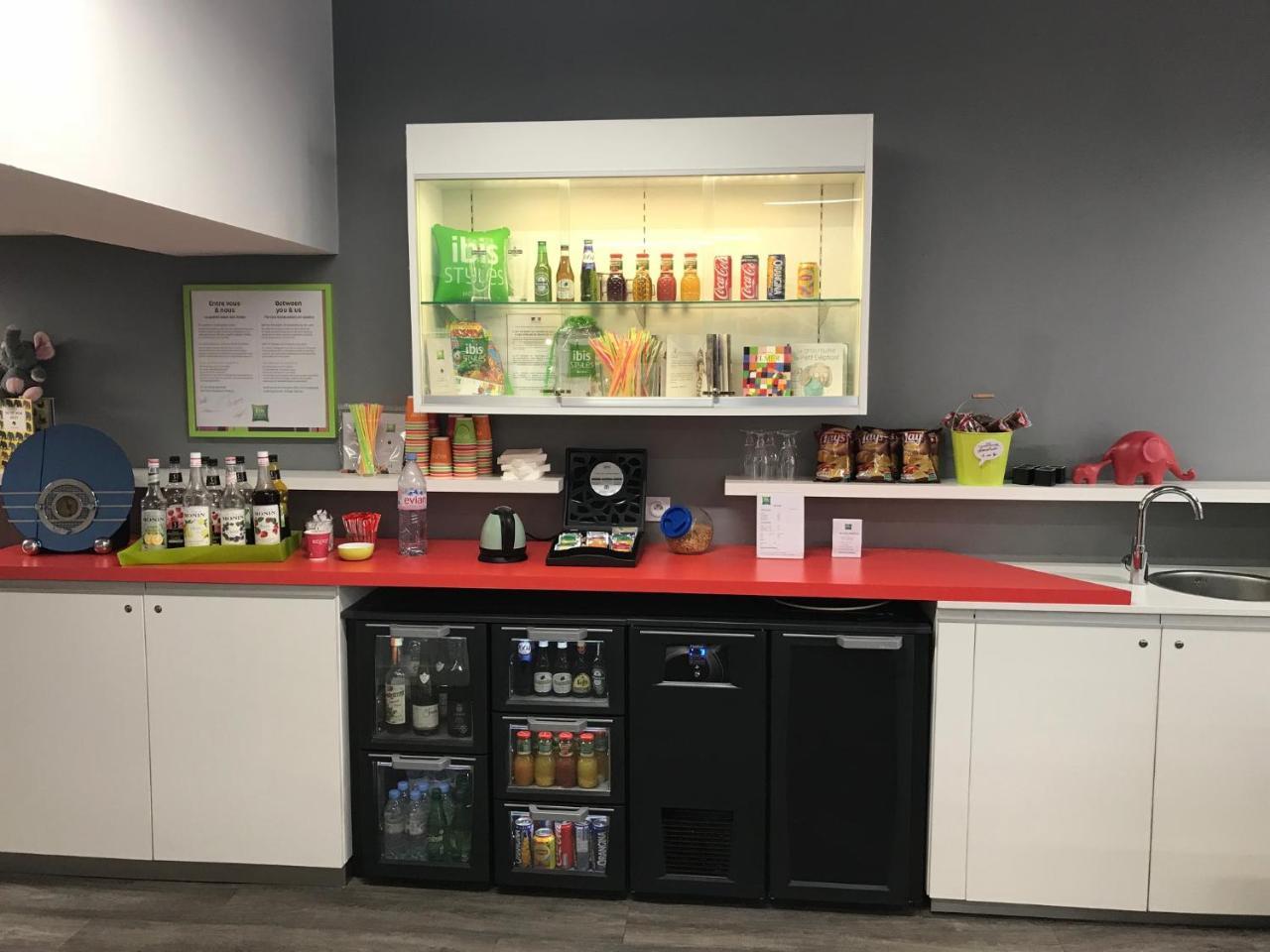 Ibis Styles Chambery Centre Gare Hotel Kültér fotó