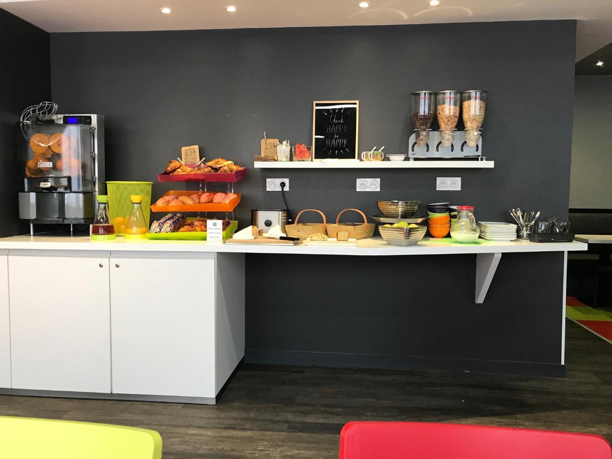 Ibis Styles Chambery Centre Gare Hotel Kültér fotó